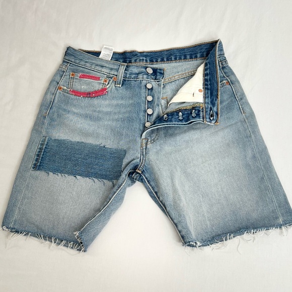 Levi's 501 Shorts Women's Size 32 Blue Denim High Rise Button Fly - Picture 7 of 10